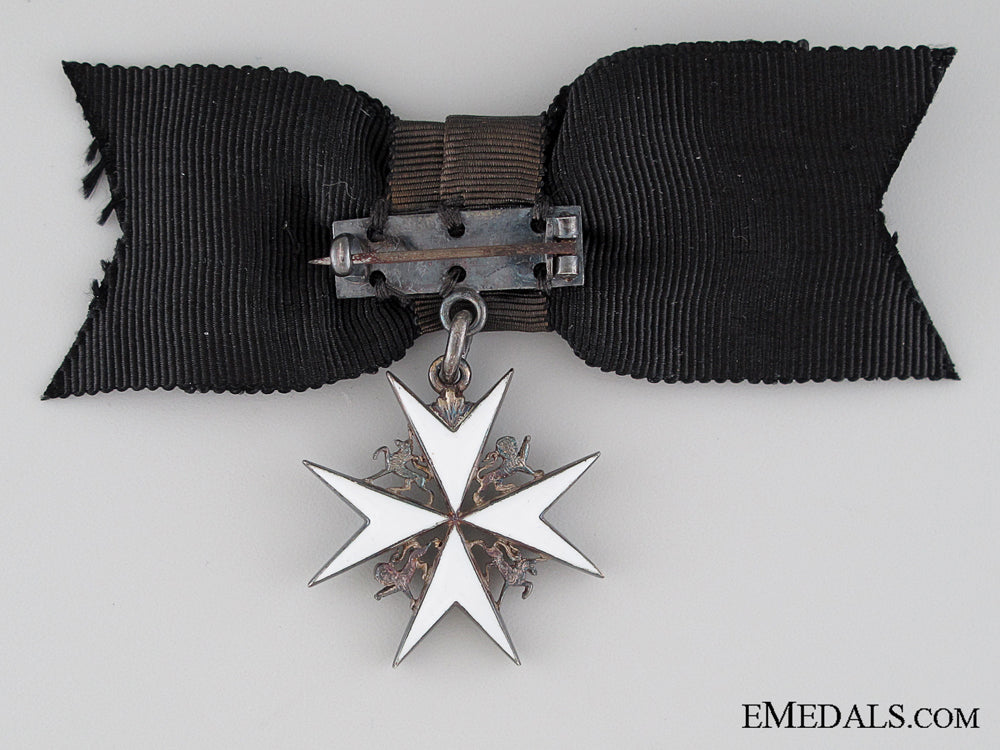 order_of_st._john_for_serving_sister_img_02.jpg52efbfc563d09