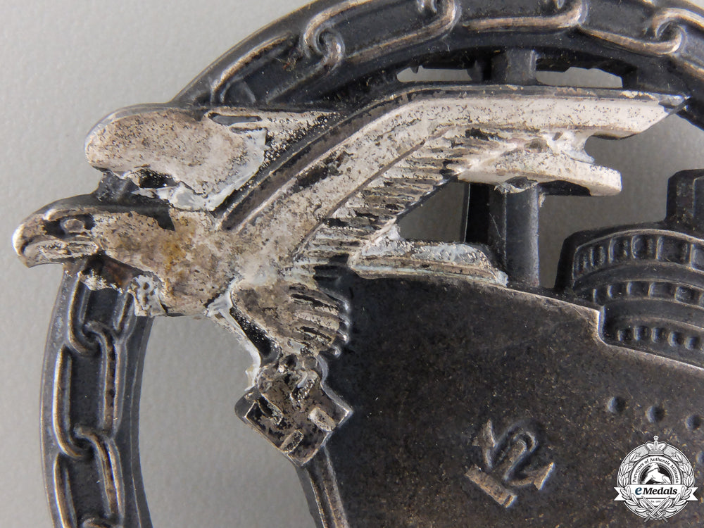 a_kriegsmarine_blockade_runner_badge_by_schwerin,_berlin_img_02.jpg55673f1b4f755