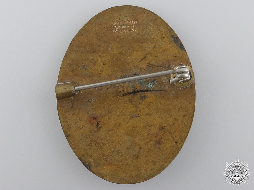 hungary,_kingdom._a_red_cross_badge,_c.1915_img_02.jpg5481d80313086