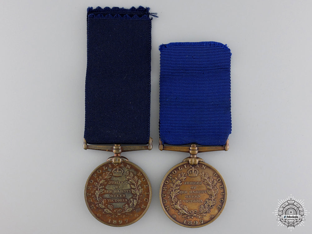 two_queen_victoria_diamond_jubilee_medals_img_02.jpg54958c0207ba4