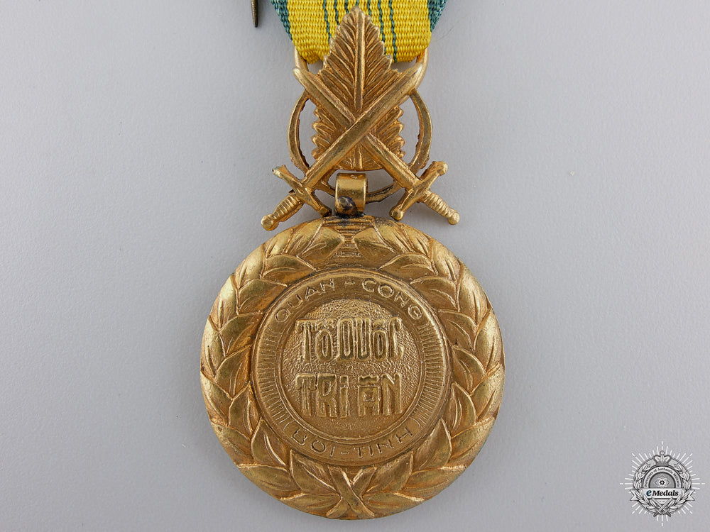 a_vietnamese_military_merit_medal;2_nd_republic_issue_img_02.jpg54fdc1f529012