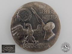 An A.h. Medal "Wer Leben Will Der Kämpfe"