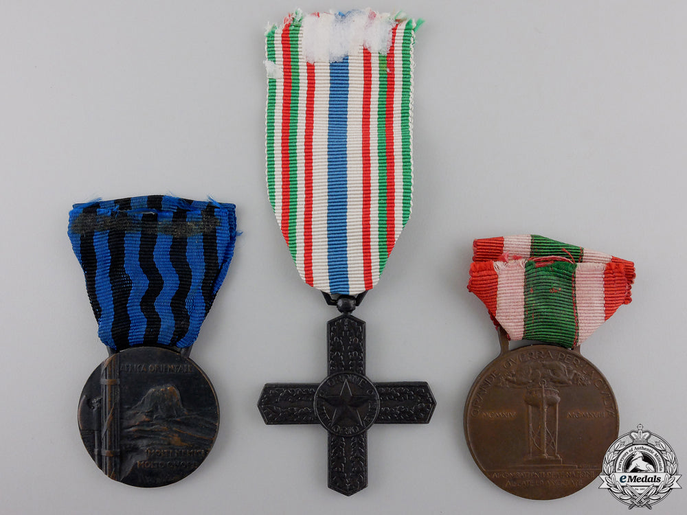 three_italian_medals_and_awards_img_02.jpg55439a4965efe