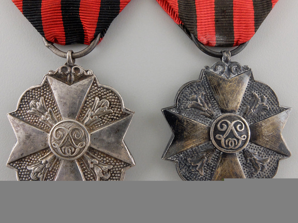 a_pair_of_belgian_civil_decorations_img_02.jpg5575dcb4c755f
