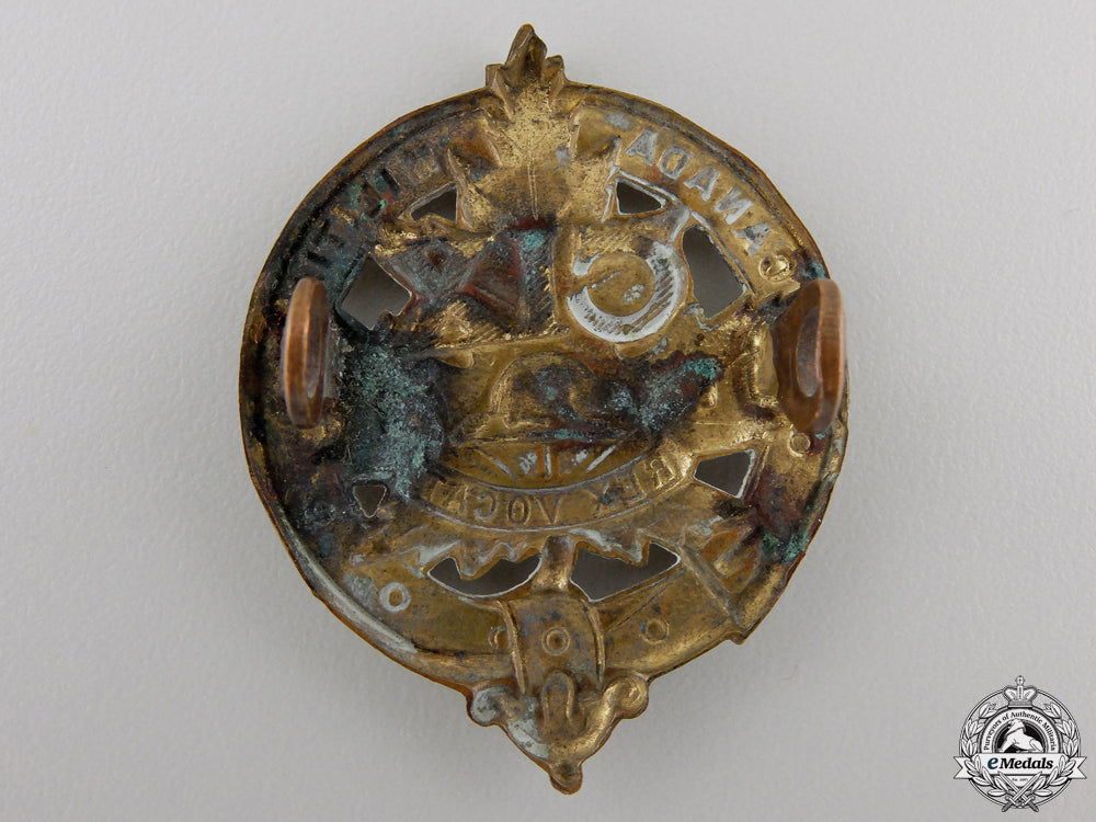a109_th_canadian_militia_cap_badge_img_02.jpg555e0030f0cc4