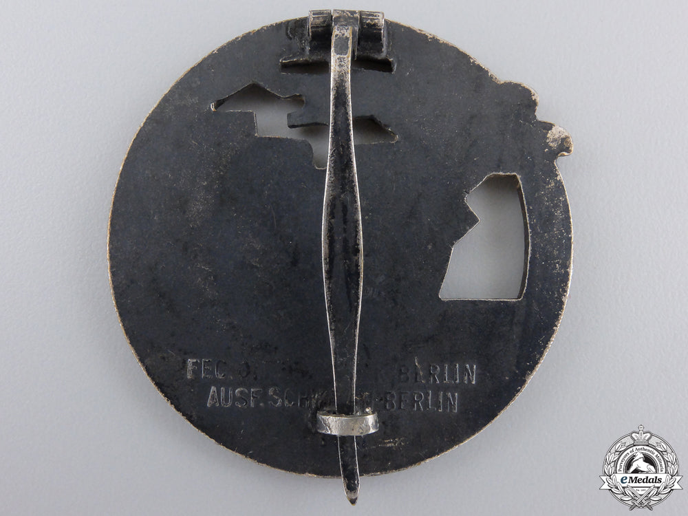 a_kriegsmarine_blockade_runner_badge_by_schwerin,_berlin_img_02.jpg559aa089dbaf5