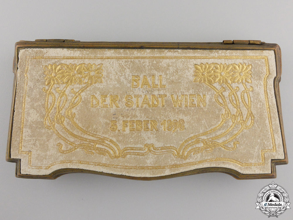 a_city_of_vienna_ball_fiftieth_jubilee_commemorative_medal_img_02.jpg557aff52893d6