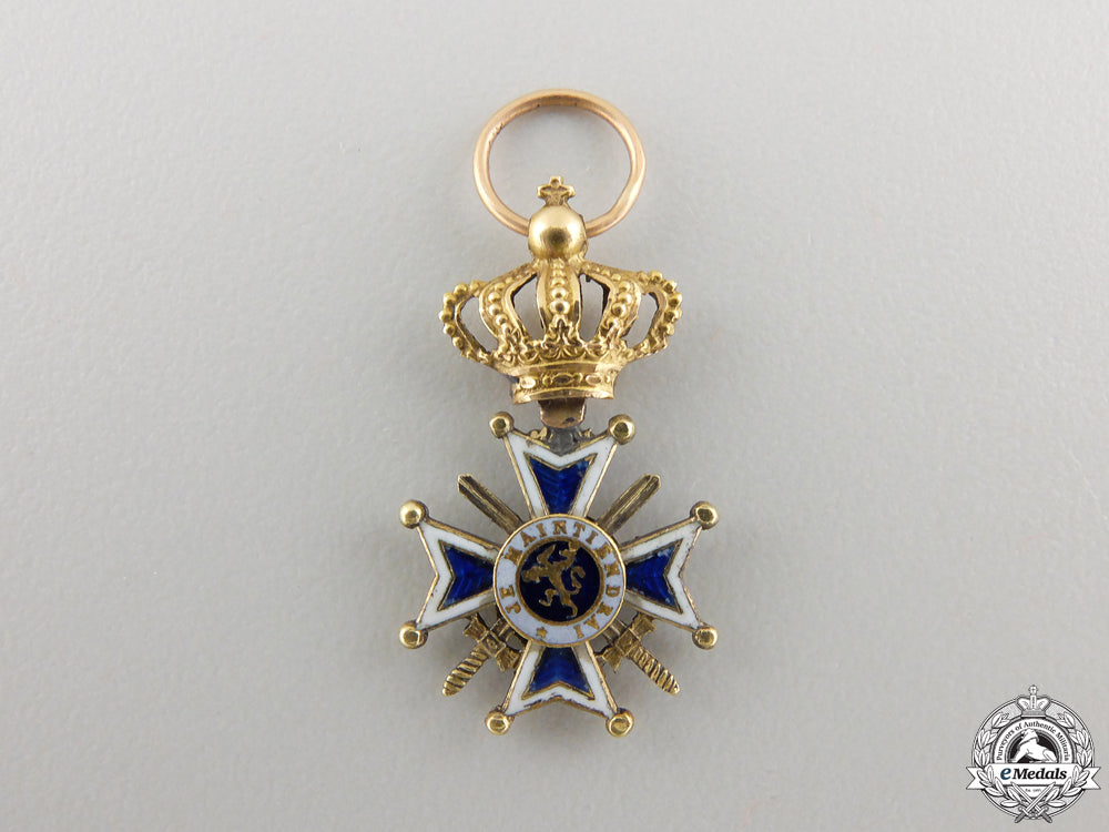 a_miniature_dutch_order_of_orange-_nassau_in_gold_img_02.jpg557b0e6192994