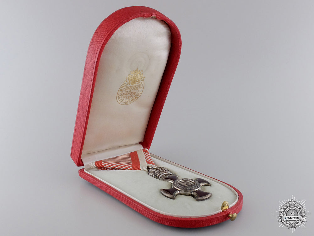 an_austrian_war_merit_cross_for_officer's_of_the_airship_division_img_03.jpg54a709dfb9c72