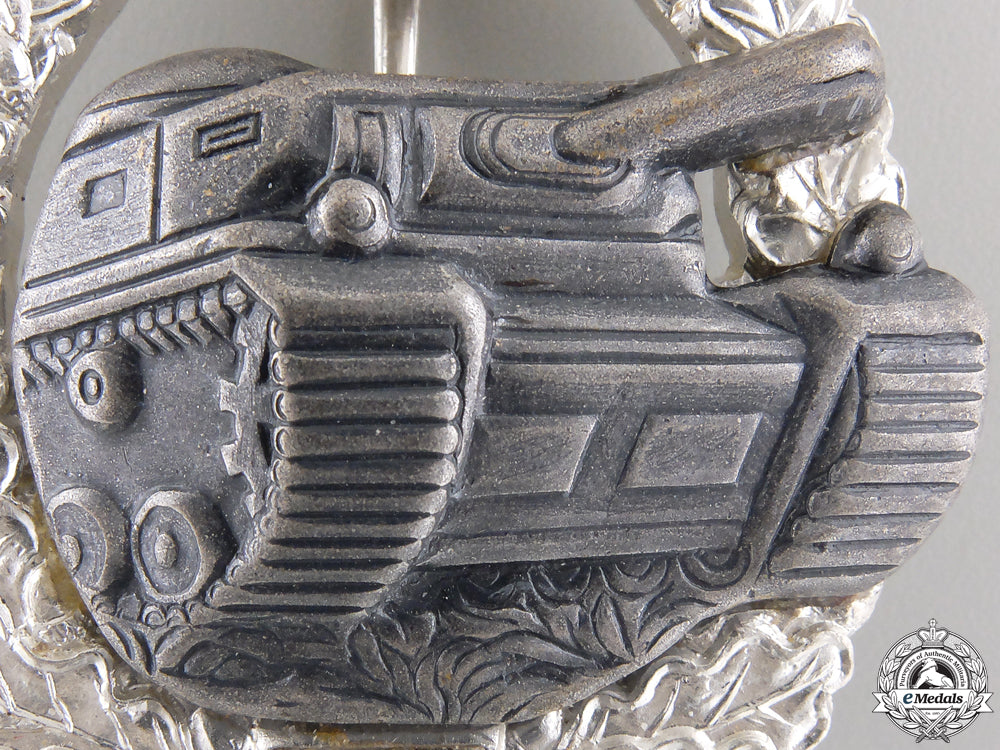 a_luftwaffe_tank_assault_badge50;1957_version_img_03.jpg556897c87682b