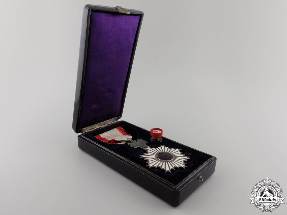 a_japanese_order_of_the_rising_sun;_fifth_class_with_case_img_03.jpg558ac5c832971