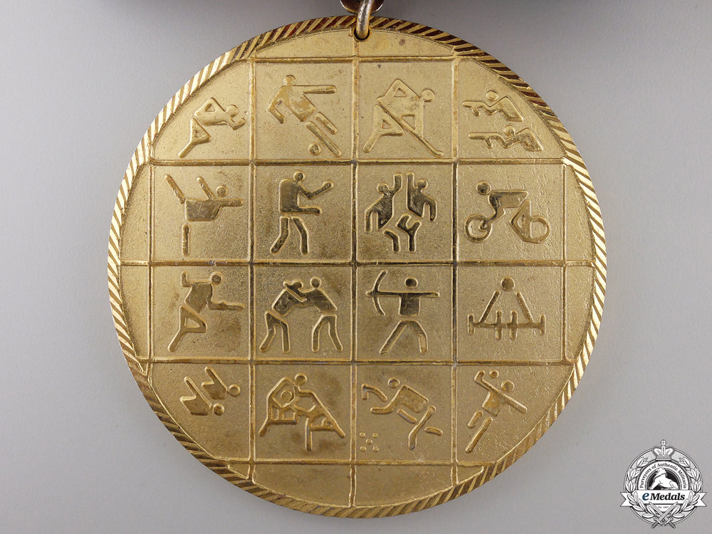 two_egyptian_military_apparatus_for_sports_medals_img_03.jpg553e5909cc8d3