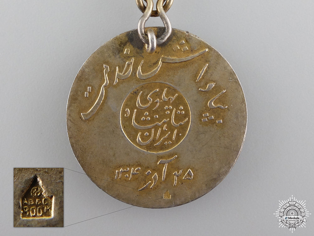 an_iranian_order_of_homayoun;_gold_grade_medal_img_03.jpg54944862b9c7b
