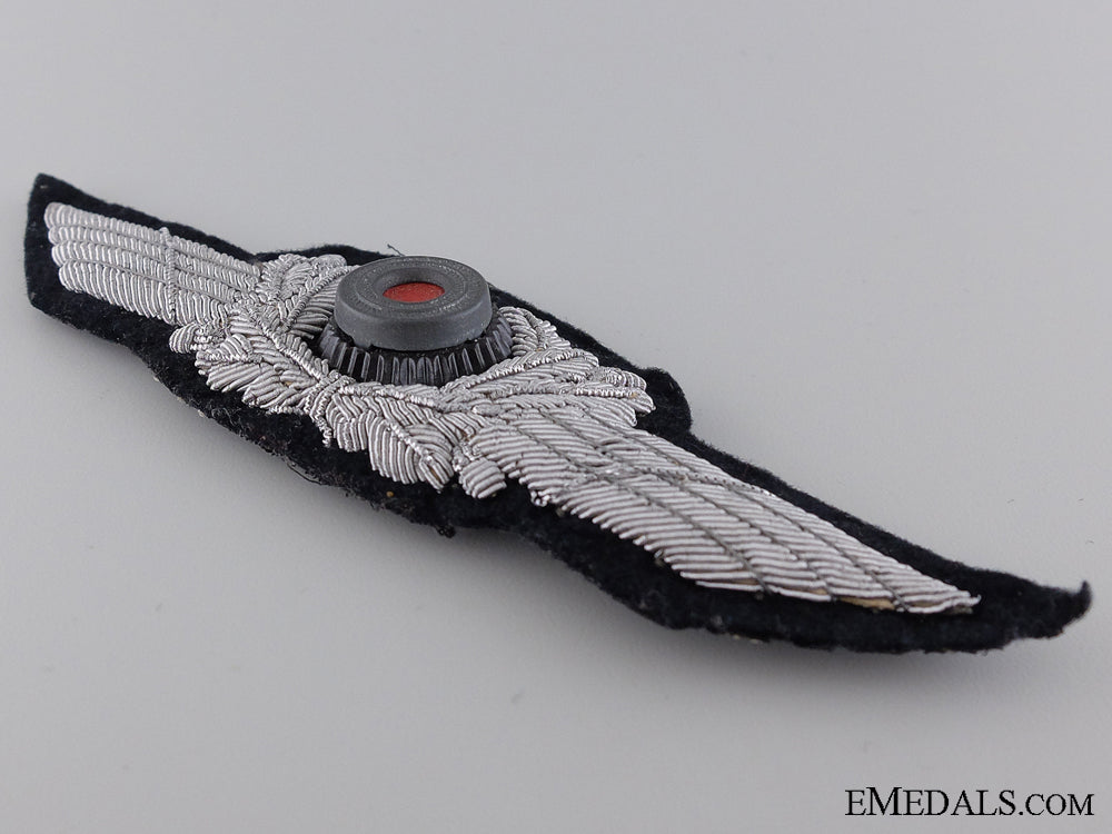 a_luftwaffe_officer_visor_wreath_and_eagle_img_03.jpg544e72ef2f7b3