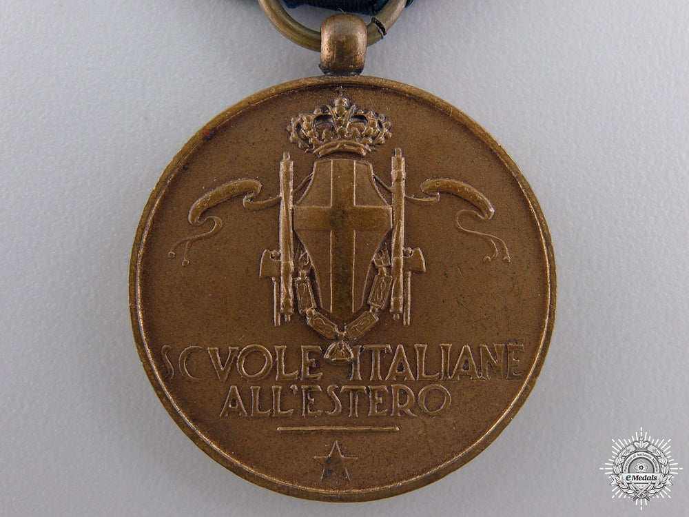 a_medal_of_merit_for_italian_schools_abroad;_bronze_grade_img_03.jpg54f74eea59c56