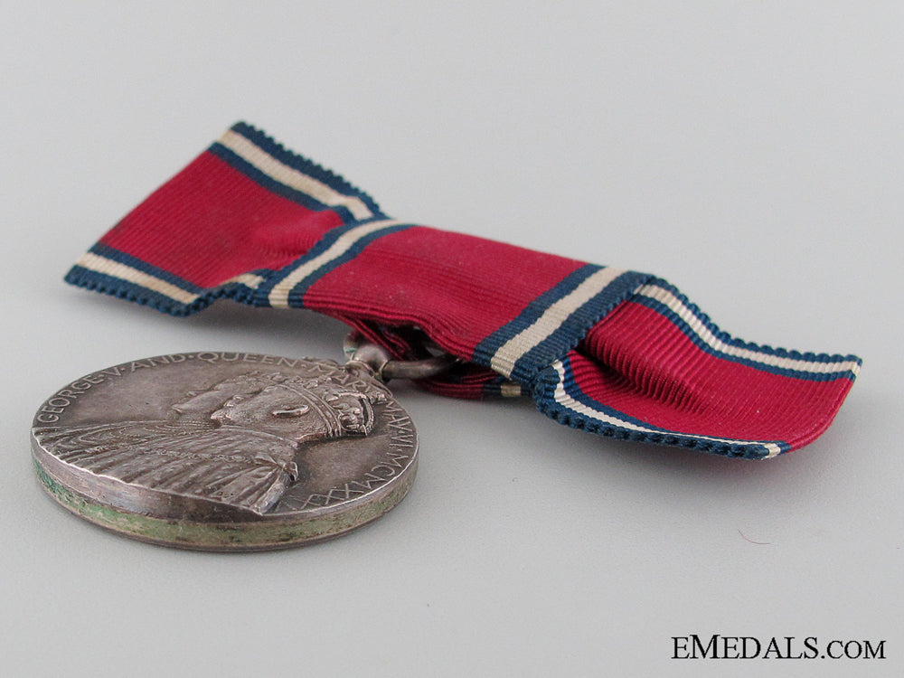 a_woman's1935_jubilee_medal_img_03.jpg52efc9abd2d94