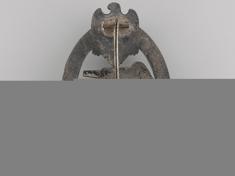 a_silver_grade_tank_assault_badge_img_03.jpg5552117e858e3