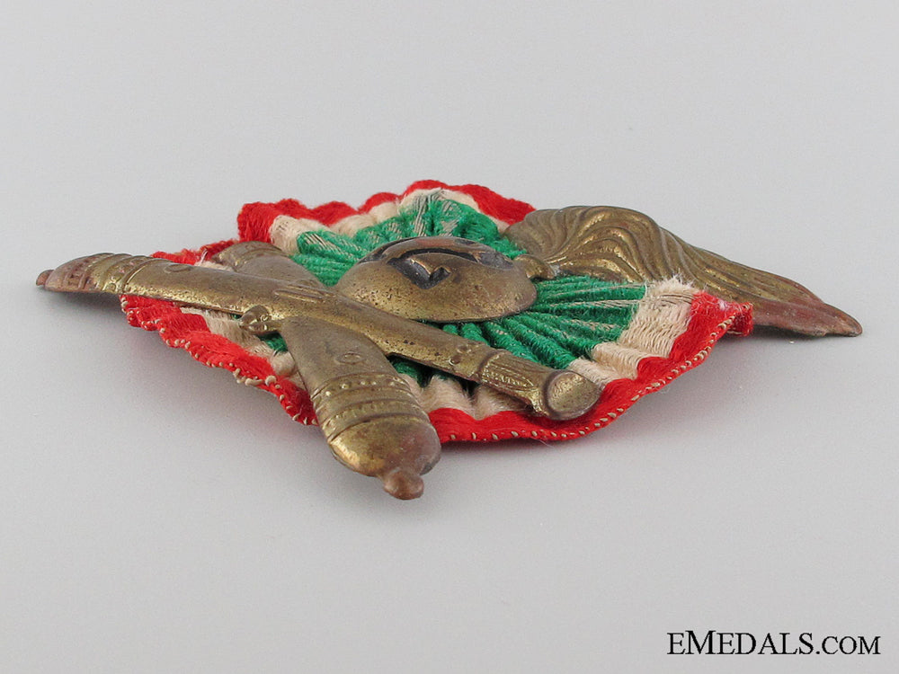 wwii12_th_artillery_division_pith_helmet_insignia_img_03.jpg52efc174ca12b