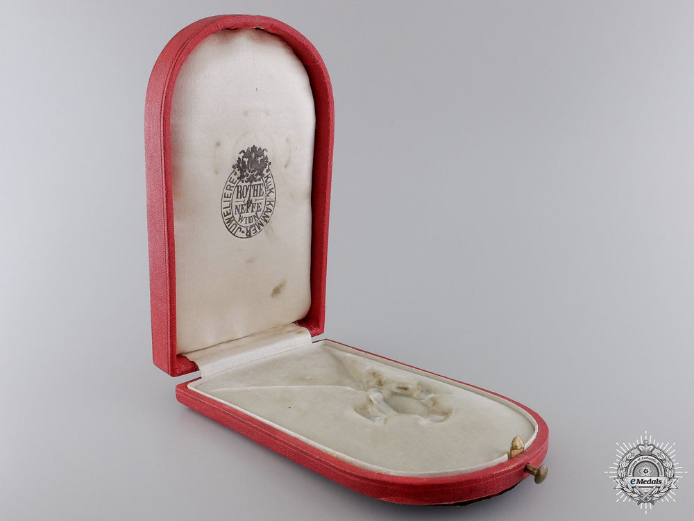 an_austrian_military_merit_cross_case_for_officer's_of_the_airship_division_img_03.jpg54a70a63a61fc