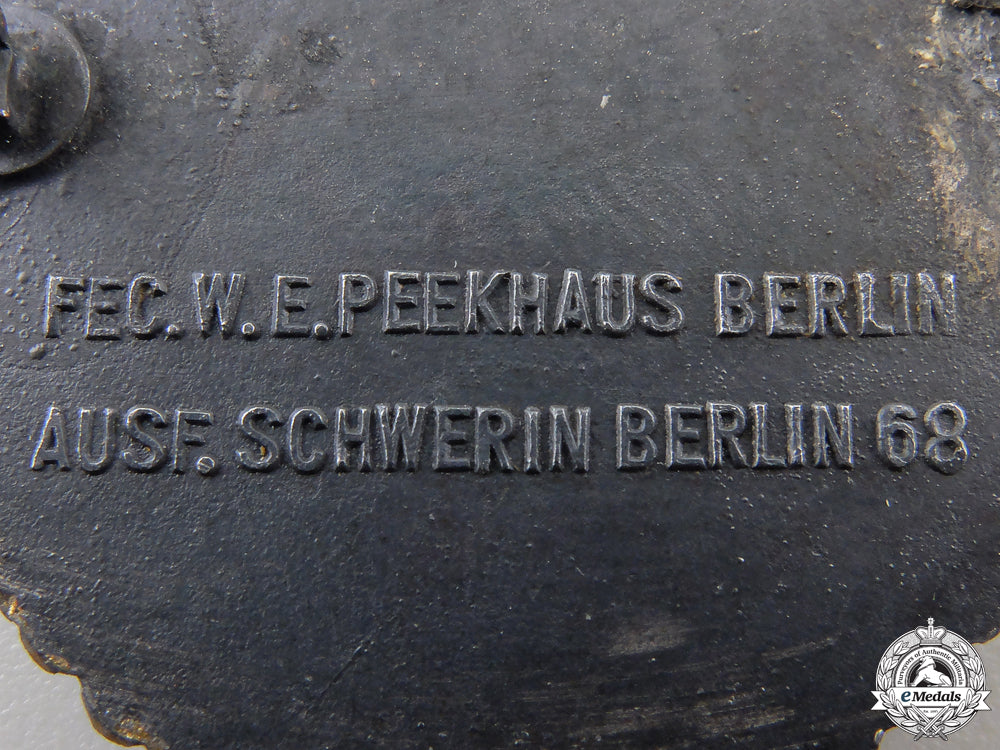 a_kriegsmarine2_nd_pattern_e-_boat_badge_by_schwerin_img_03.jpg554b784dd1759