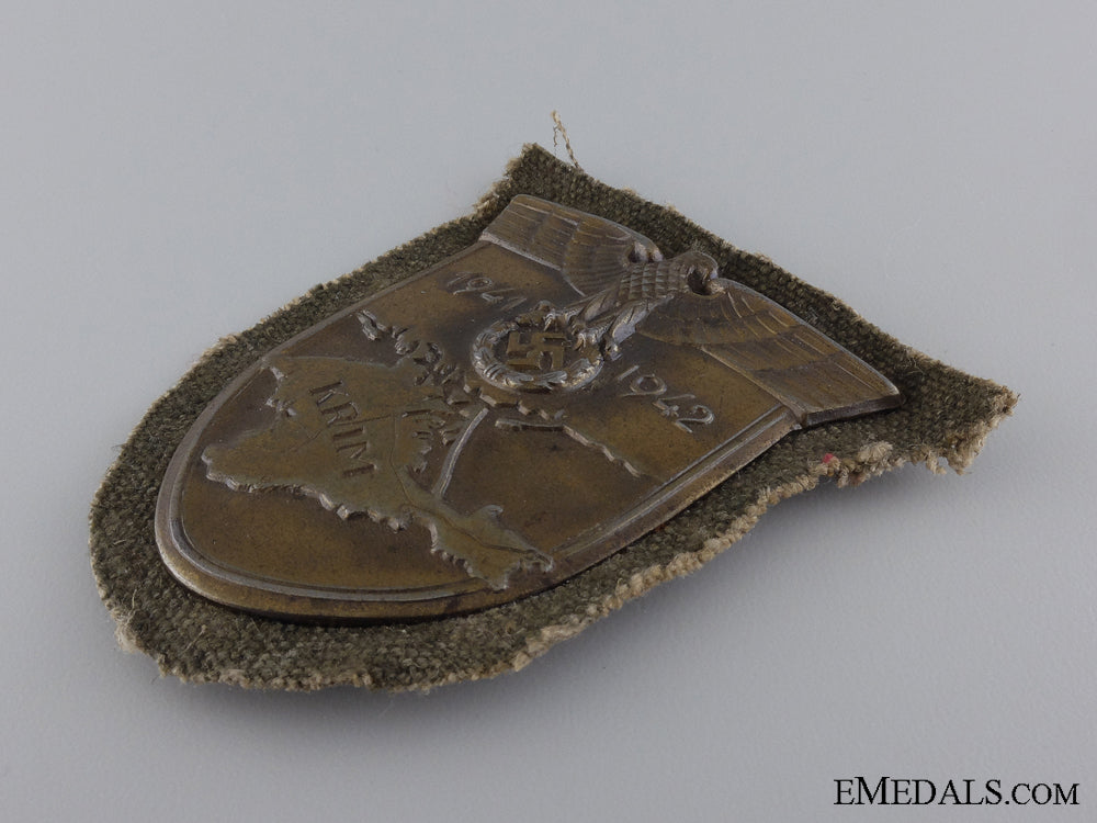 an_army_issued_krim_shield_on_canvas_img_03.jpg5453aff966f85