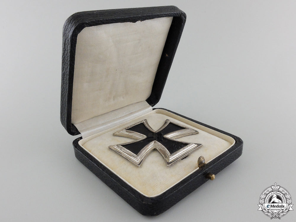 an_iron_cross_first_class1939_with_case_img_03.jpg55c0c1dcea440