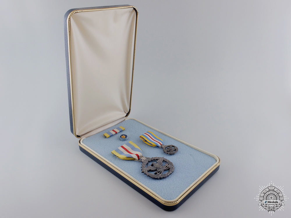 an_american_defense_superior_service_medal_img_03.jpg54a2da15ac1d2
