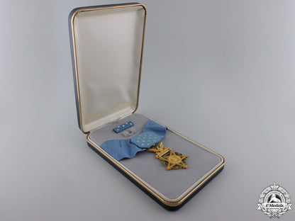 an_american_army_medal_of_honor_by_h.l.p._n.y._co_img_03.jpg551bfc082eb3a