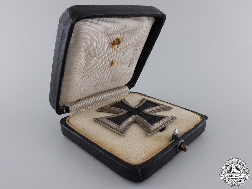 an_iron_cross_first_class1939_with_case_img_03.jpg559e8b768df56