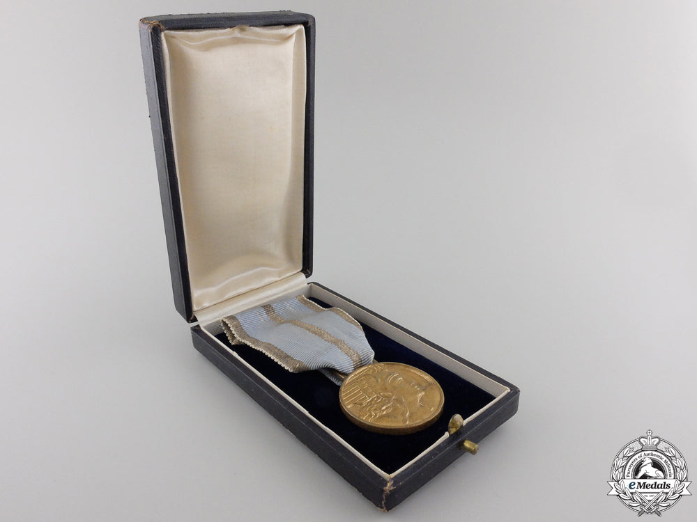 a_romanian_aeronautical_virtues_medal;_first_class_with_case_img_03.jpg555b786158d22