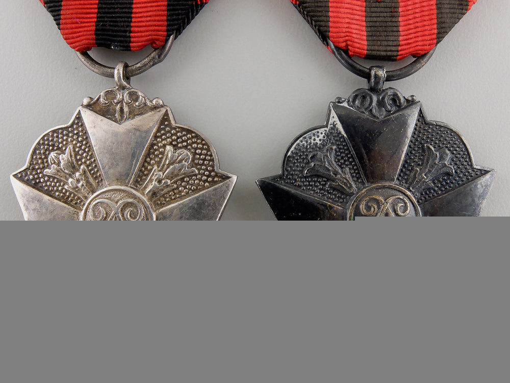 a_pair_of_belgian_civil_decorations_img_03.jpg5575dcbc0abd2