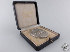 A Mint Silver Grade Wound Badge With Case
