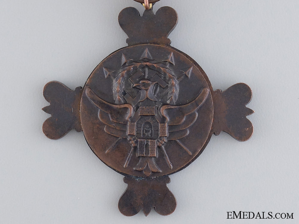 a_spanish_medal_of_the_ciudad_real_volunteers_of_the_blue_division_img_03.jpg544badd1af47b