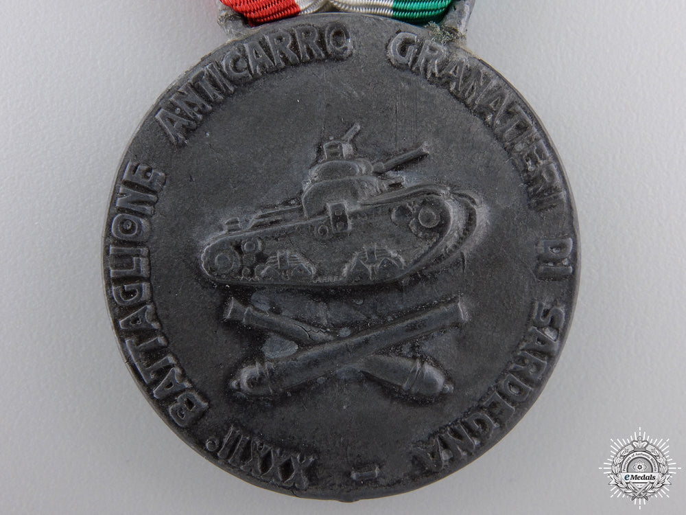 an_italian32_nd_anti-_tank_battalion_grenadiers_of_sardinia_russian_front_medal_img_03.jpg54f4b65e449ab