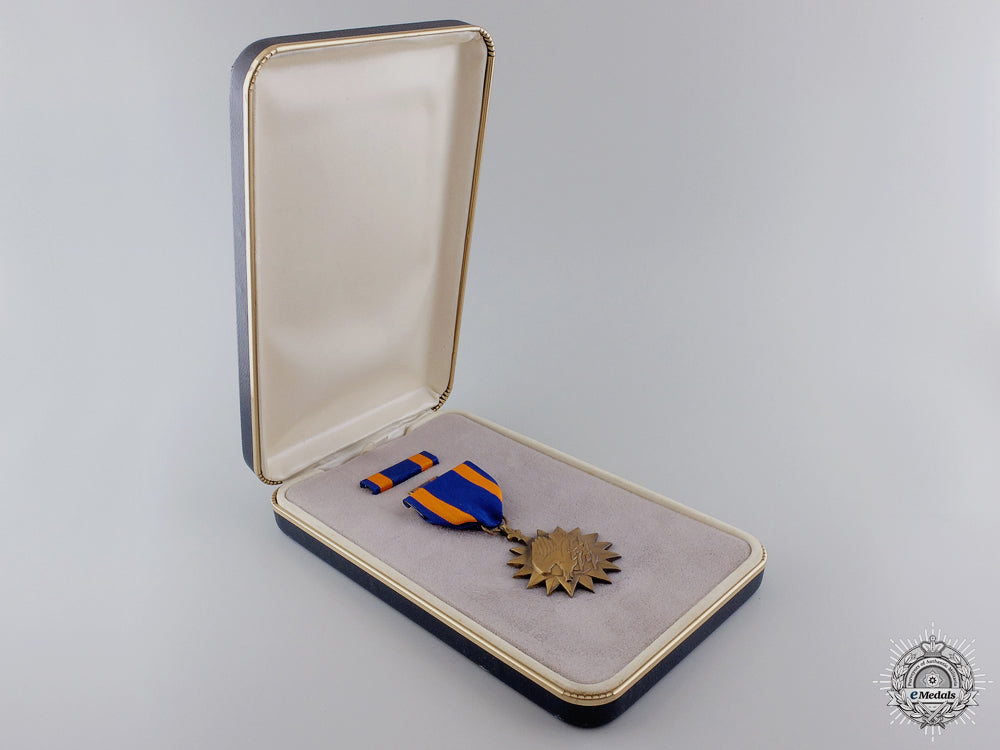 an_american_air_medal_with_cased_img_03.jpg54a2dac306182