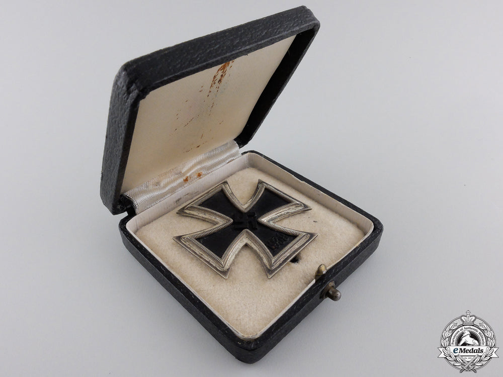 an_iron_cross_first_class1939_with_case_img_03.jpg551ad72c44ad4
