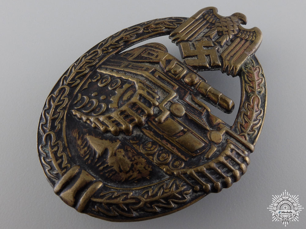 an_early_bronze_grade_tank_assault_badge_by_b.h._mayer_img_03.jpg54983854a1271