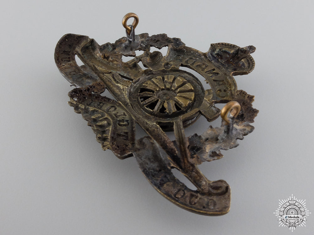 wwi50_th_queen's_university_overseas_field_battery_cap_badge_img_03.jpg549307940e070