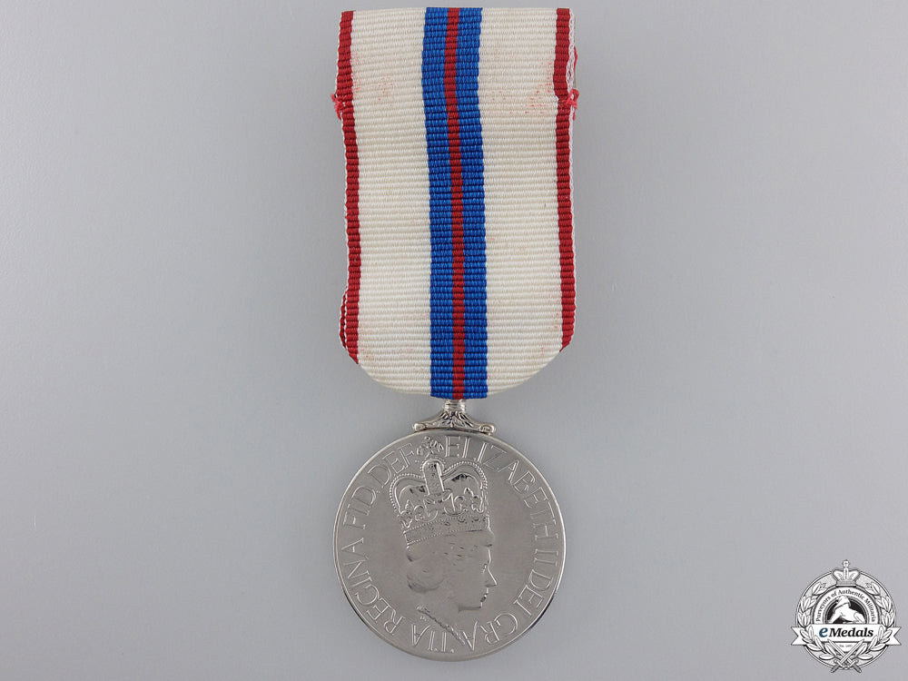 a_queen_elizabeth_ii_silver_jubilee_medal1952-1977_with_box_img_03.jpg55118de148961