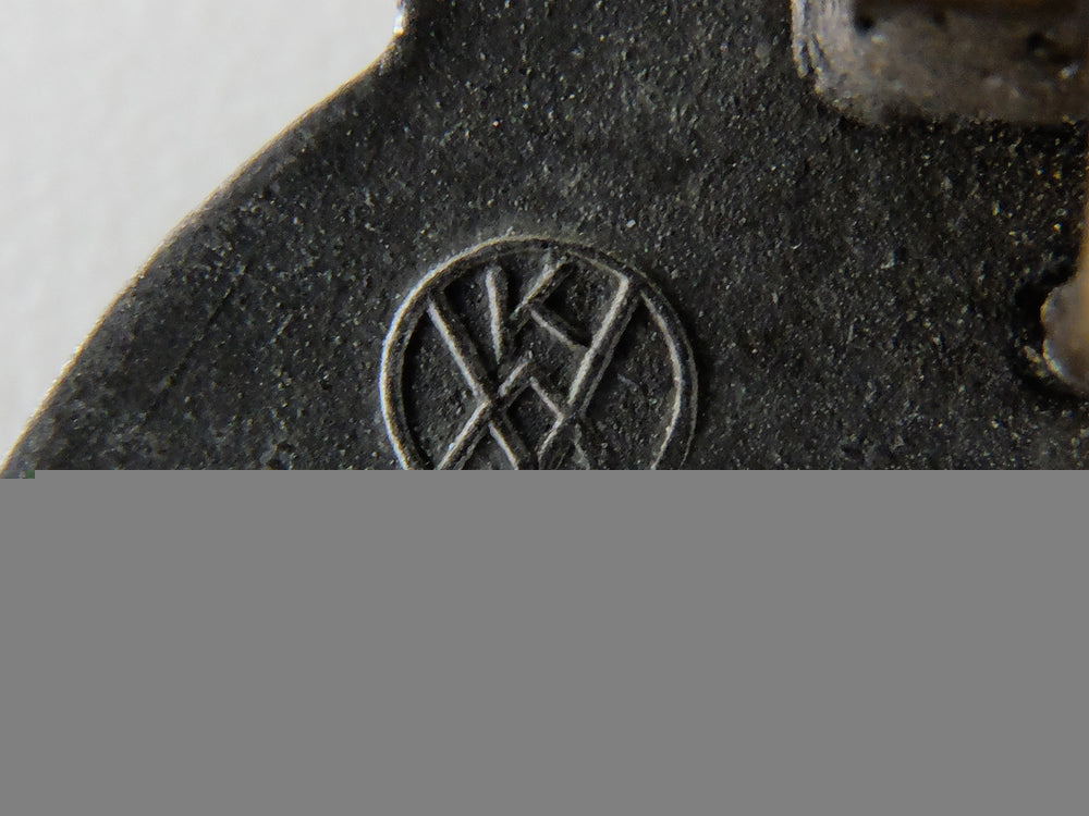 a_bronze_grade_tank_assault_badge_by_karl_wurster_img_04.jpg55d8c7426491b