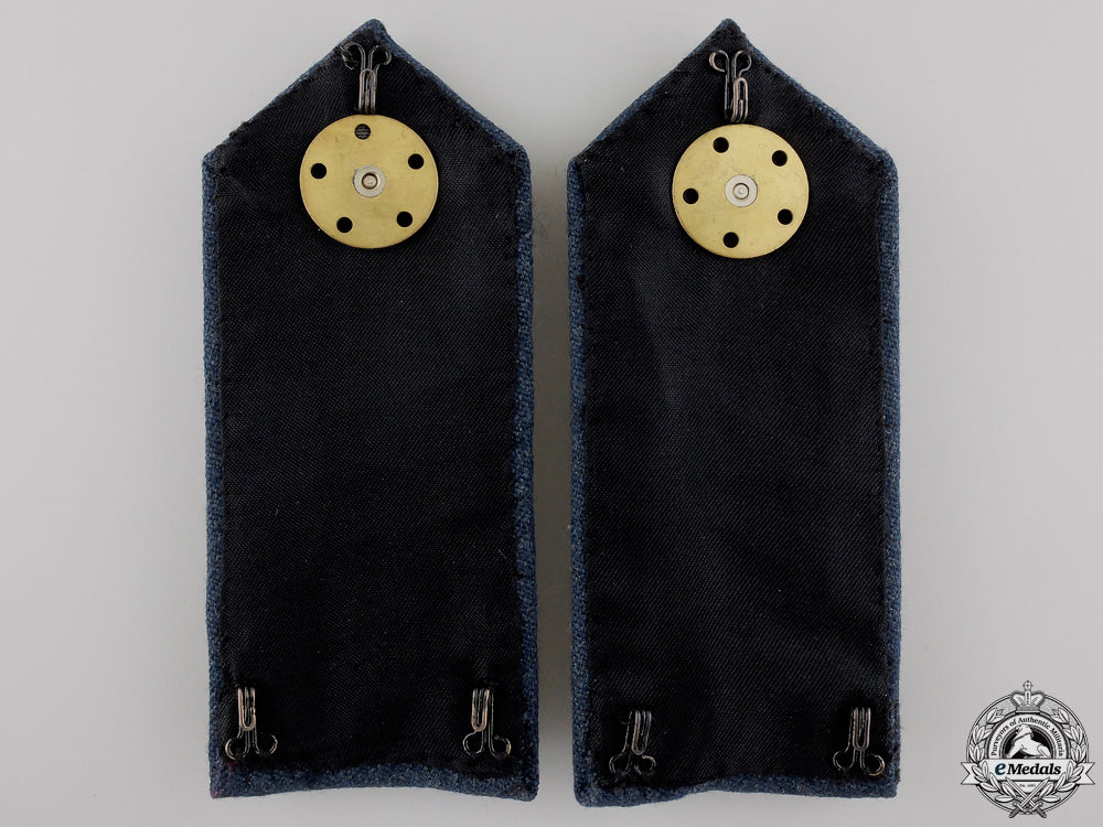 a_qeii_rcaf_no.1_dress_for_officers_of_air_rank_shoulder_board_pair_img_04.jpg556dd015aba4a