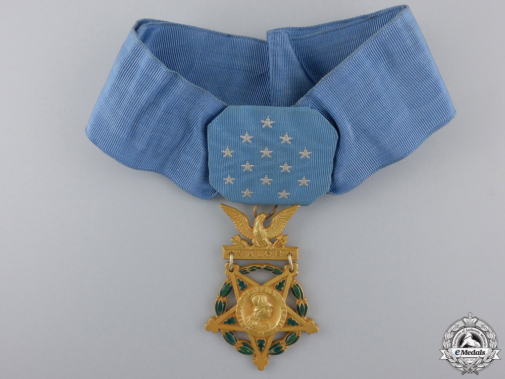 an_american_army_medal_of_honor_by_h.l.p._n.y._co_img_04.jpg551bfc10765e3