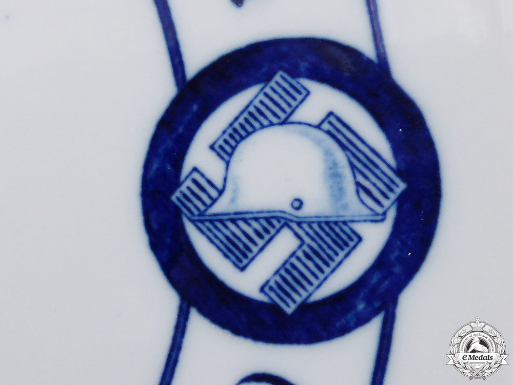 a_saxon_steel_helmet_league_of_frontline_soldiers_tenth_anniversary_plate_img_04.jpg55648bca38766