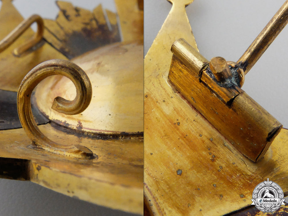 a_spanish_royal_and_military_order_of_saint_hermenegildol_breast_star_img_04.jpg551d7213c11d3