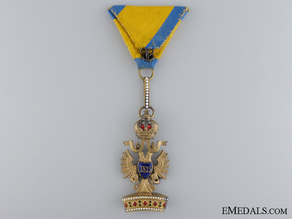 a1917-1918_austrian_order_of_the_iron_crown;3_rd_class_img_04.jpg5453ab12e06ce