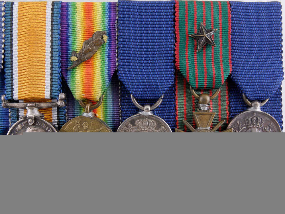 a_presentation_miniature_group_of_william_george_barker_img_04.jpg559d81542a2a8