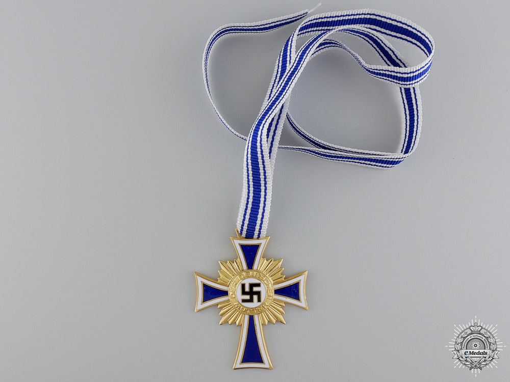a_gold_grade_german_mother's_cross_with_case_img_04.jpg54c2a92576a93
