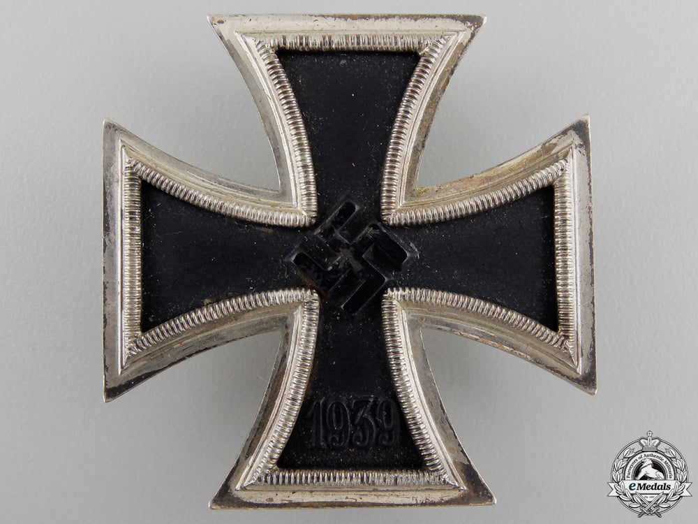 an_iron_cross_first_class1939_with_case_img_04.jpg55c0c1e38a053