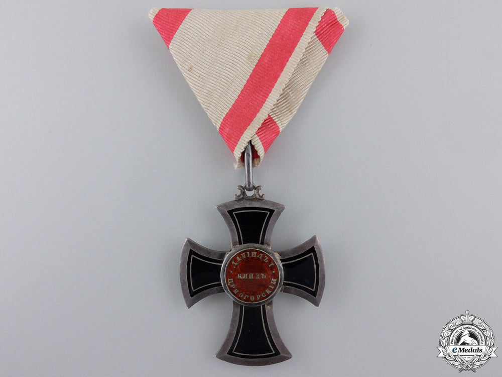 montenegro._a1853-1861_order_of_danilo;_knight_by_chabillon_of_paris_img_04.jpg5523fb02a823f