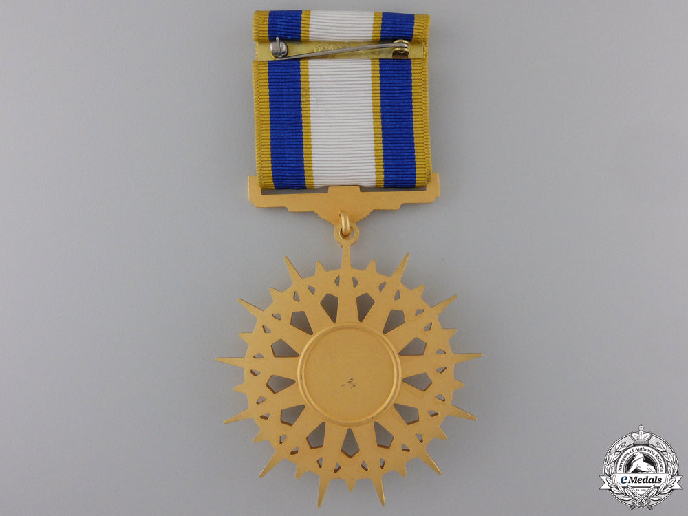 united_states._an_air_force_distinguished_service_medal_img_04.jpg558975023ed0c_1